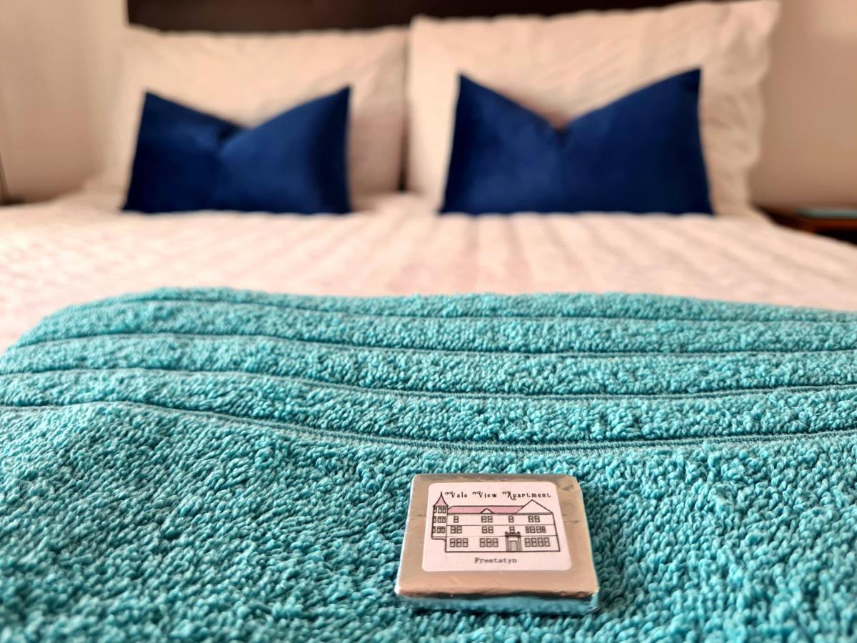 Vale View Apartment, Prestatyn, North Wales - A Stylish, Dog-Friendly Holiday Let Just A 5 Min Walk To Beach & Town! エクステリア 写真