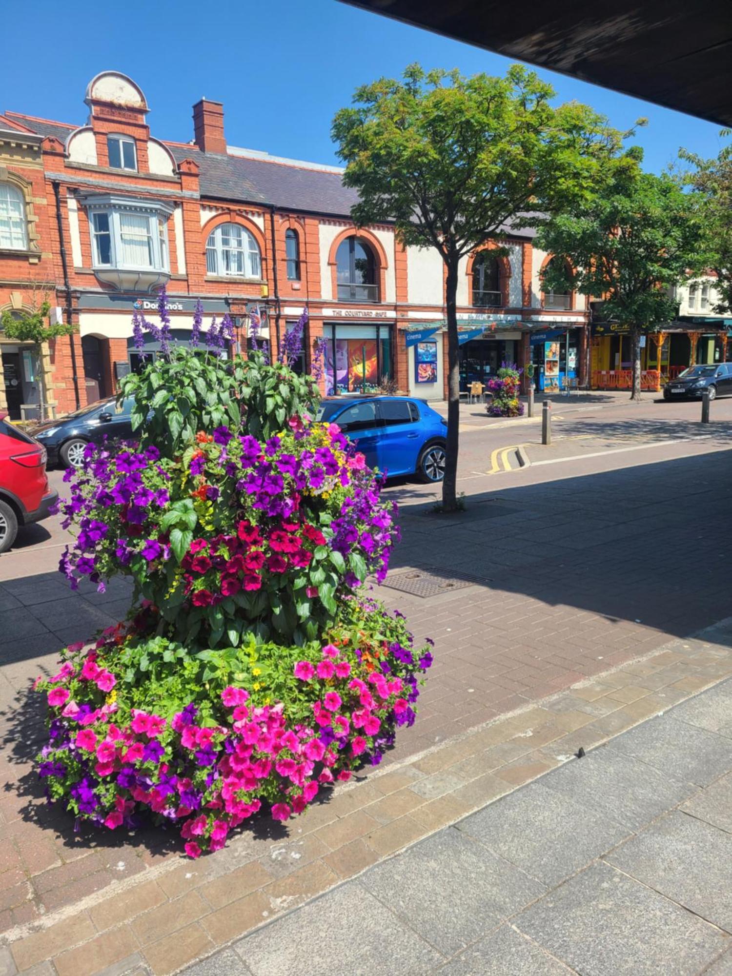 Vale View Apartment, Prestatyn, North Wales - A Stylish, Dog-Friendly Holiday Let Just A 5 Min Walk To Beach & Town! エクステリア 写真